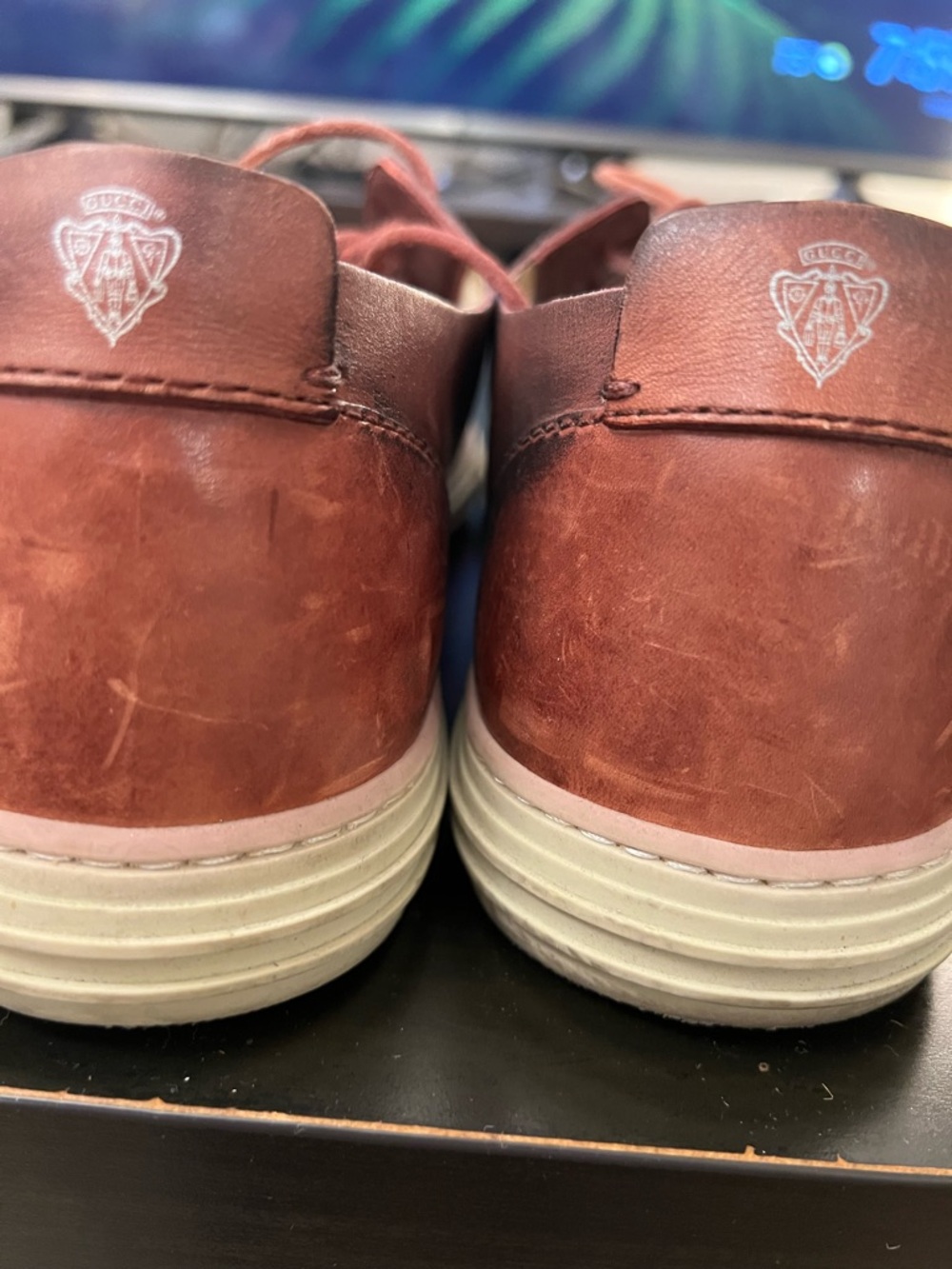 Gucci Men's Wine Leather Low-Top Sneakers with White Sole - Picture 3 of 3